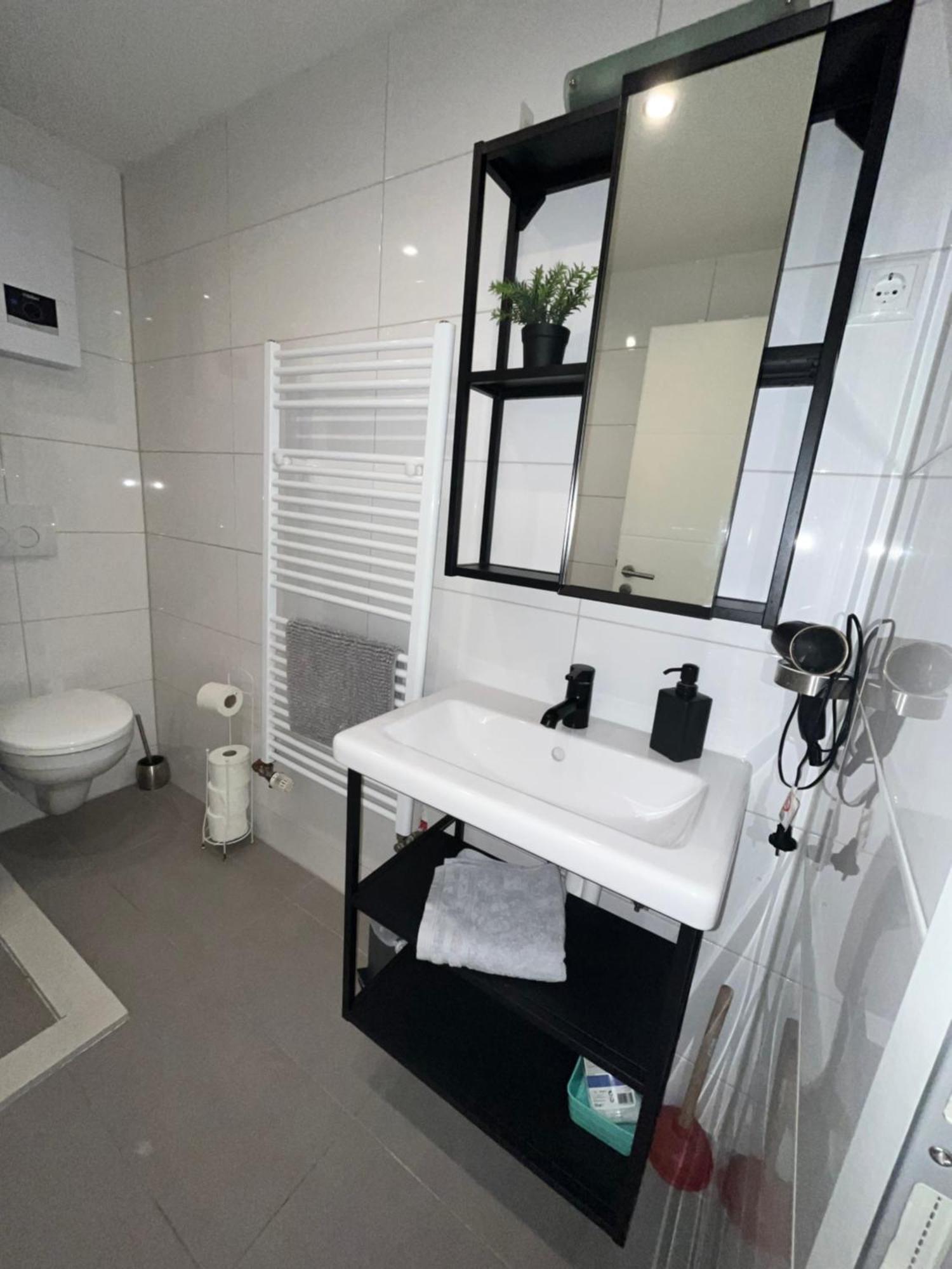 Apartment Central 10C 40Qm Wi-Fi Free Parking Calm Back House Dortmund Exterior photo